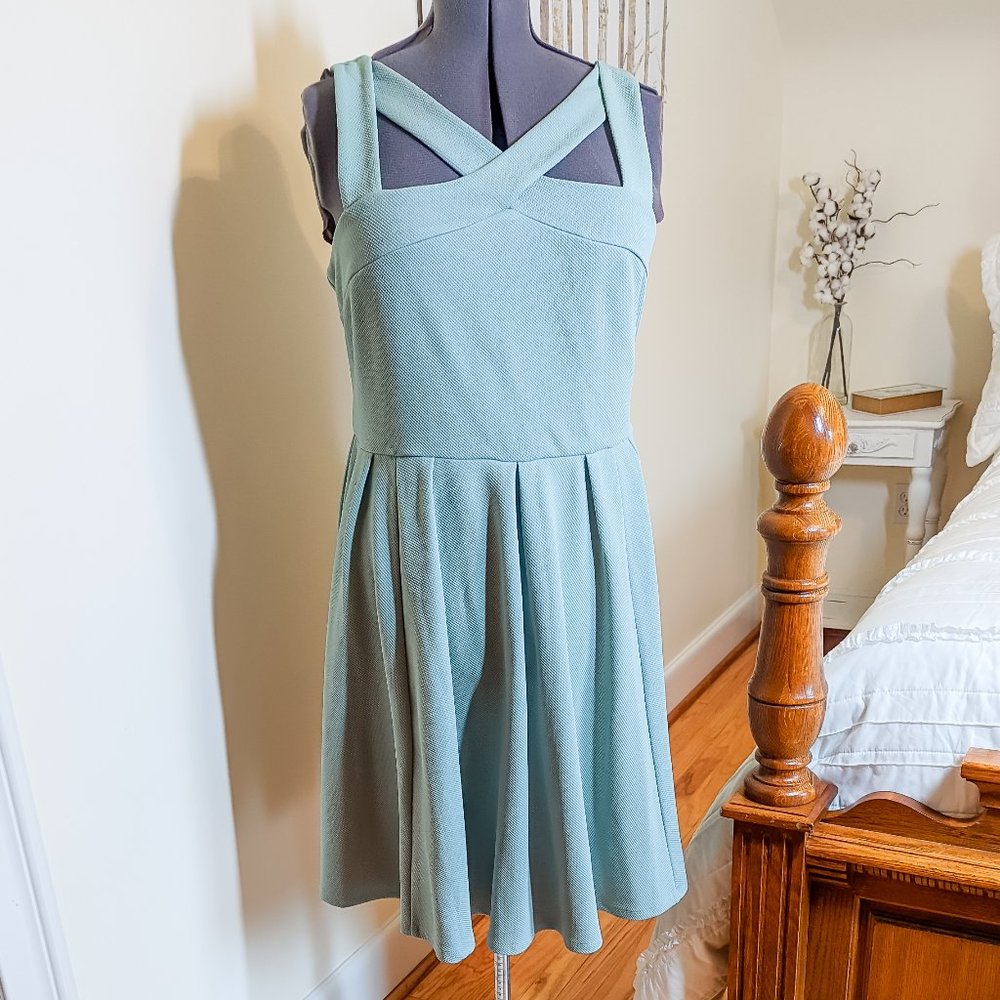~*NWT Torrid Sage Green Textured Crossfront Skater Dress - Size 2X